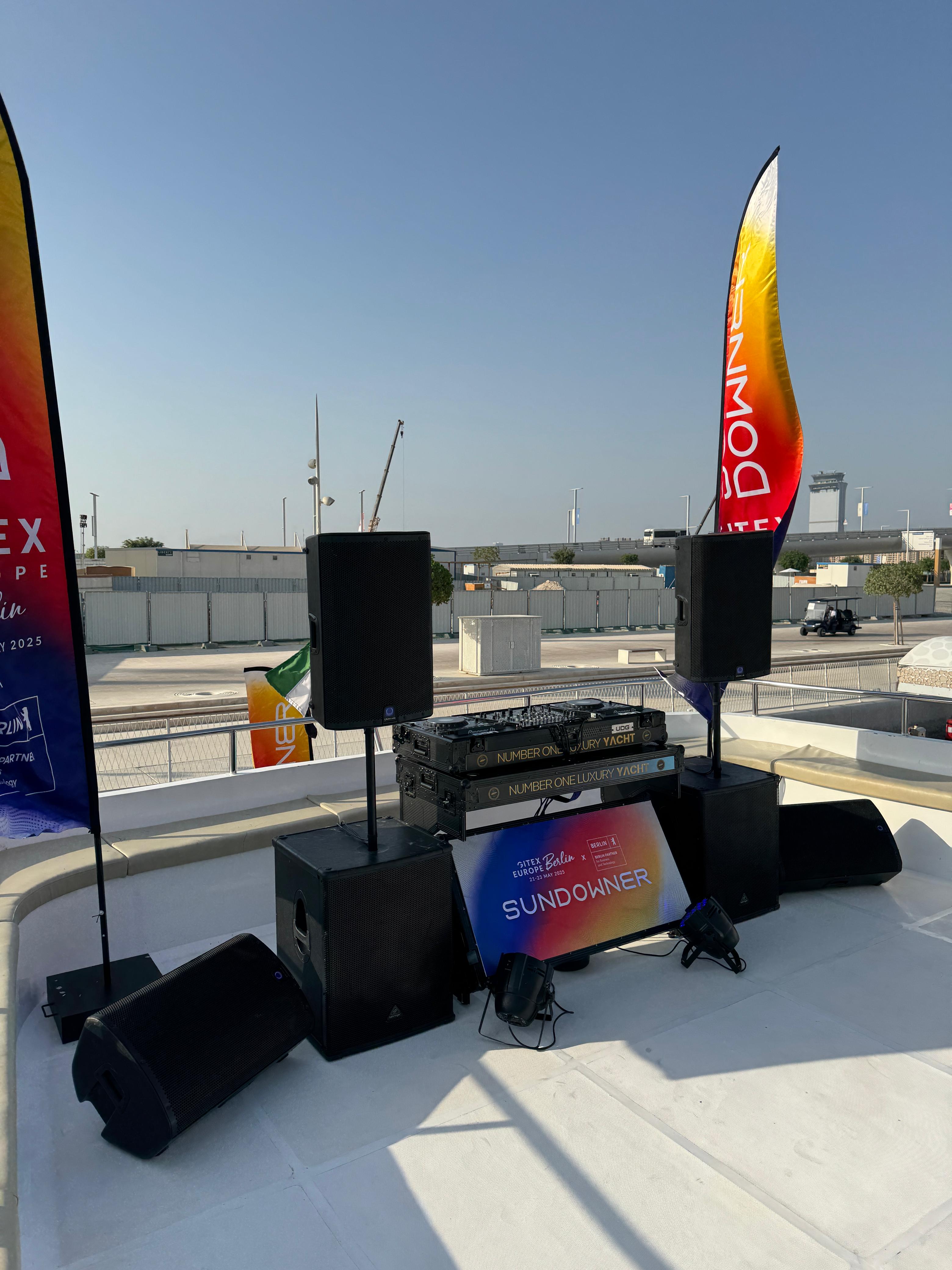 Roof Top Lounge
